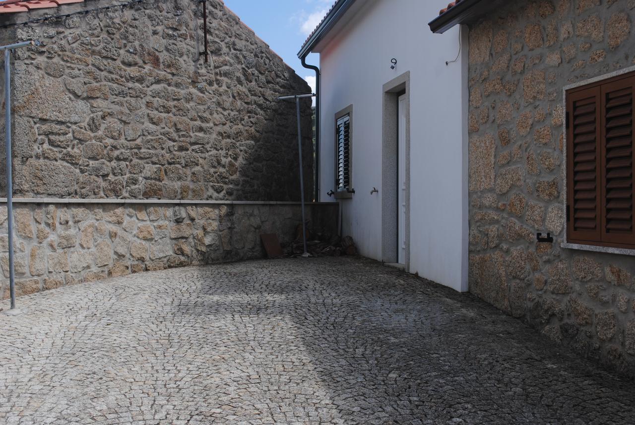 モンサント Moradia Familia Escotoヴィラ エクステリア 写真